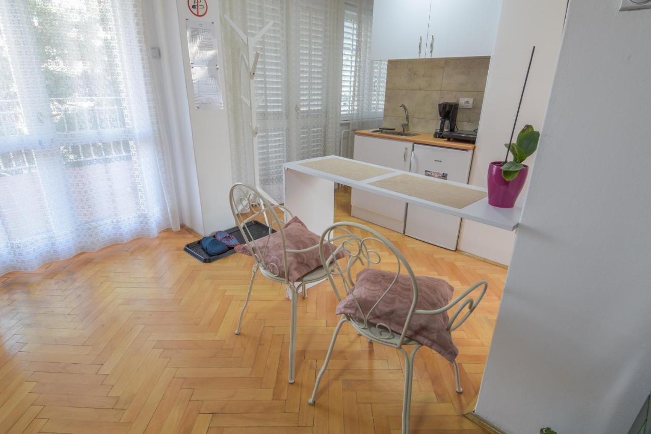 White House With Sauna And Jacuzzi Novi Sad Exterior foto